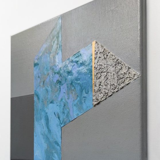 Miniatura błękitna z szarym betonem. 20 x 20 cm